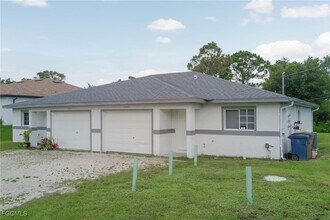 Building Photo - 704 Ichabod Ave