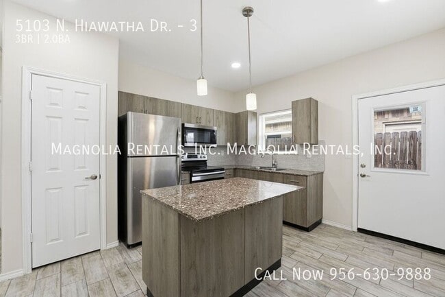 Building Photo - 5103 N Hiawatha Dr