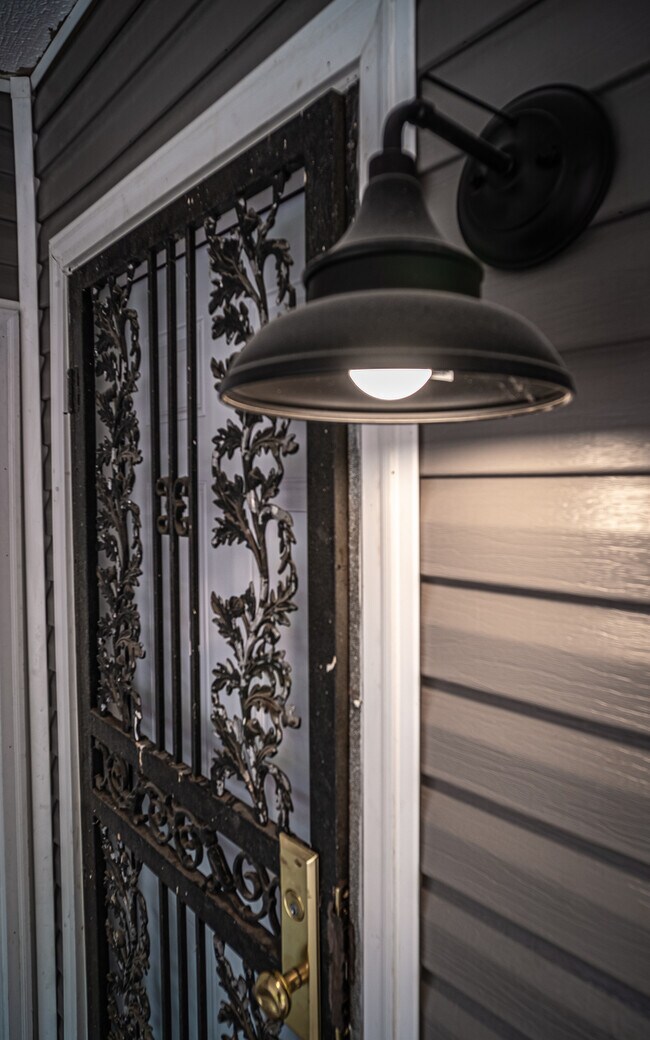 Foto del edificio - 3825 Crane Dr NE