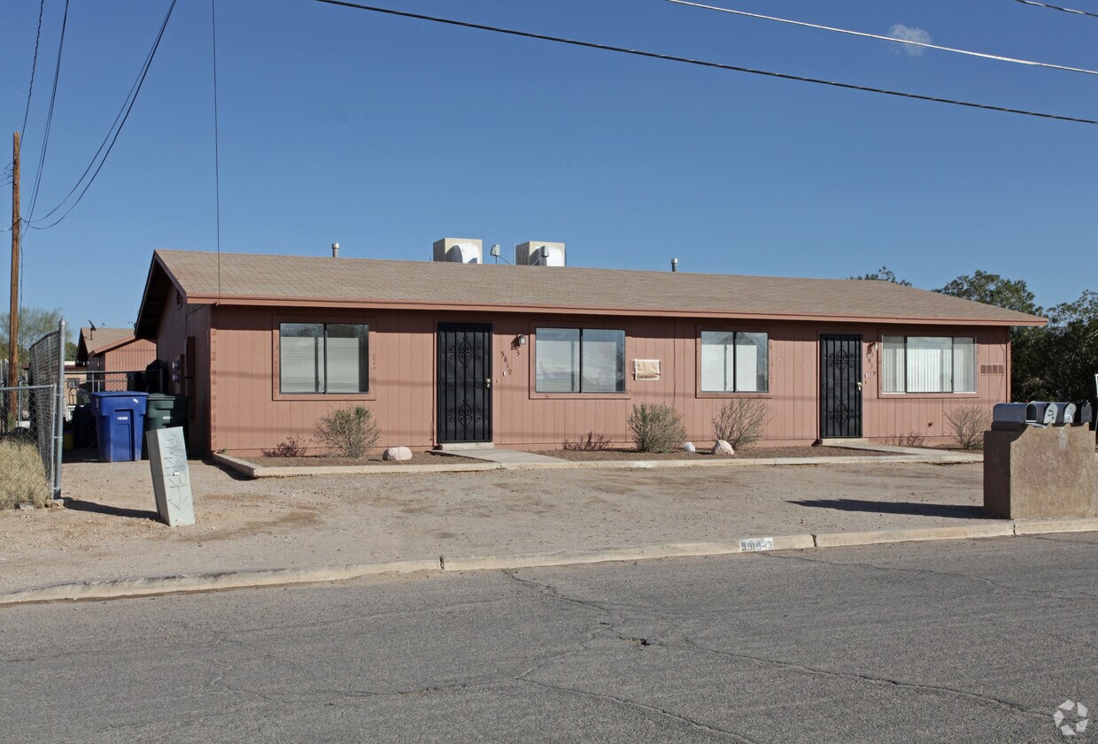 Building Photo - 4-Plex