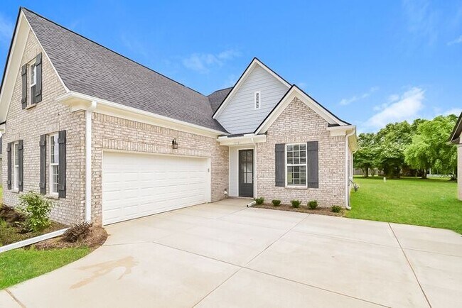 Foto del edificio - Now Leasing a 4-bedroom 2.5 bath home in W...