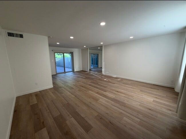 Living Room - 4818 S Alder Dr Townhome