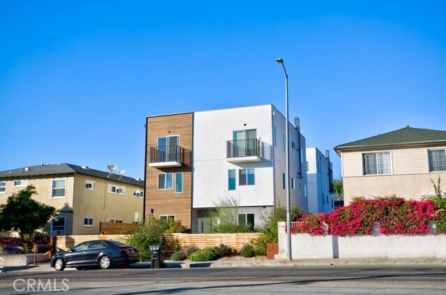 Foto del edificio - 11639 Burbank Blvd