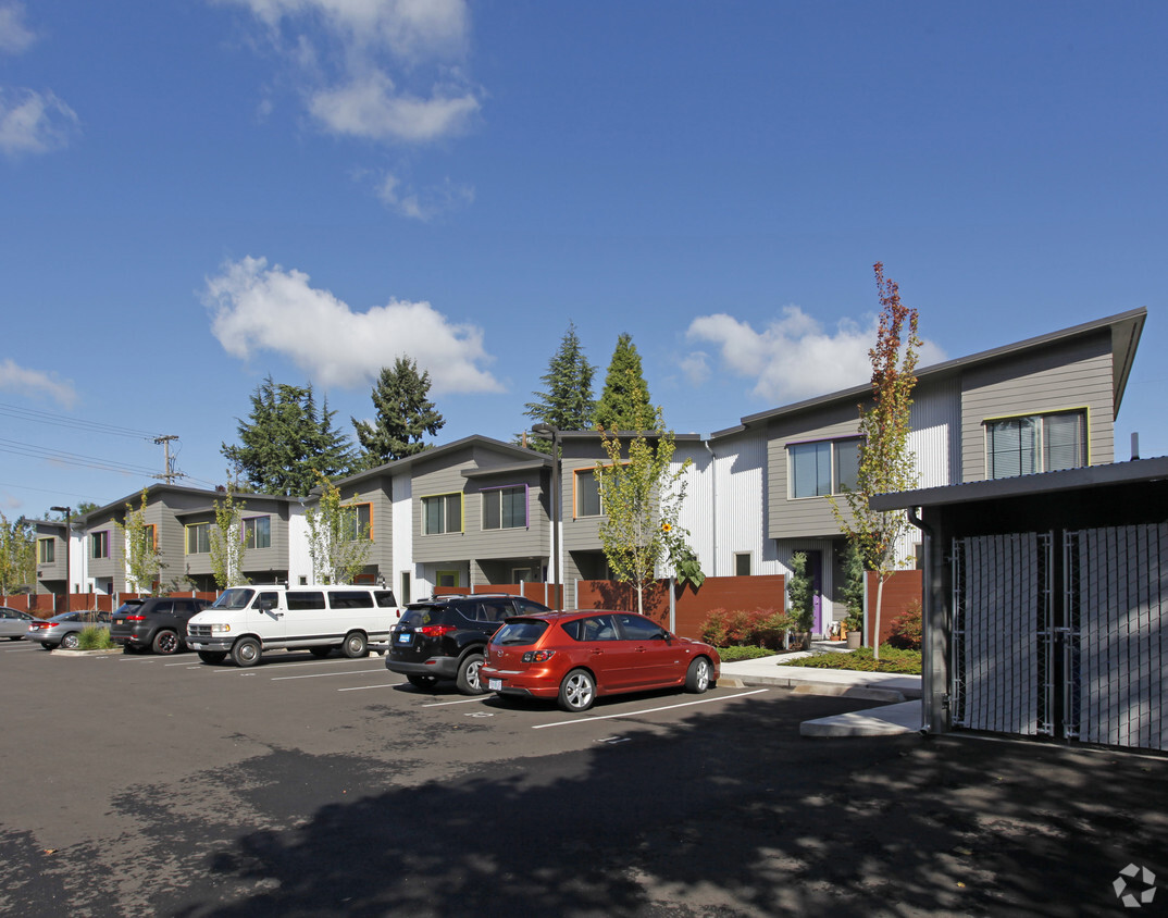 Building Photo - Greenway Townhouses