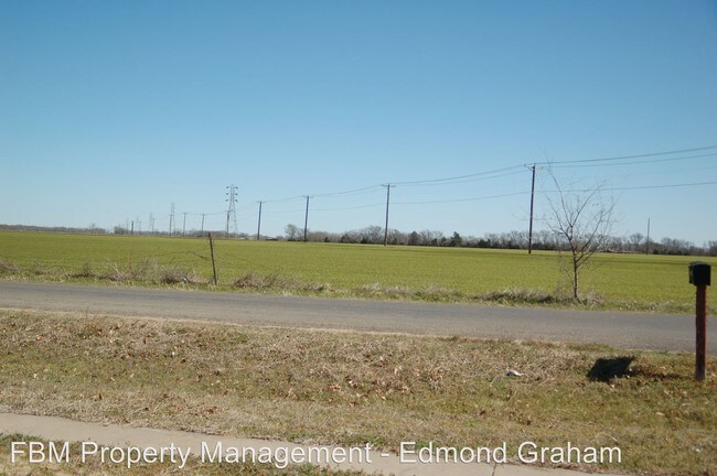 Foto del edificio - 3 br, 1 bath House - 329 Hyles