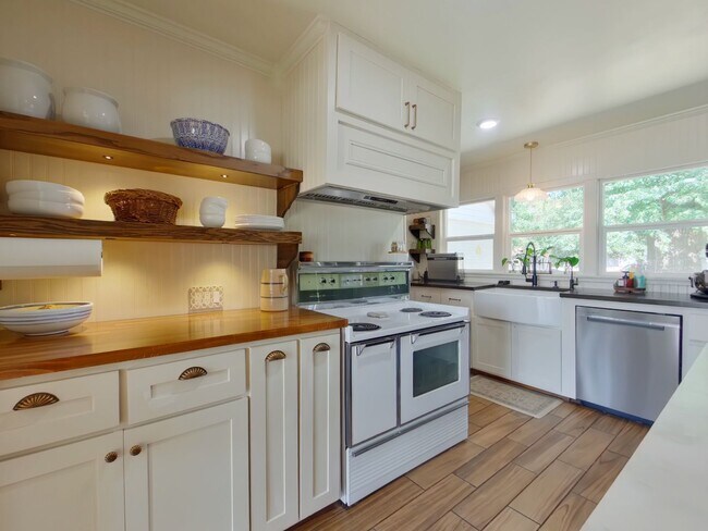 Foto del edificio - 1334 N Estate Ct