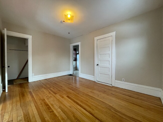 Foto del edificio - 3224 Grand Ave S