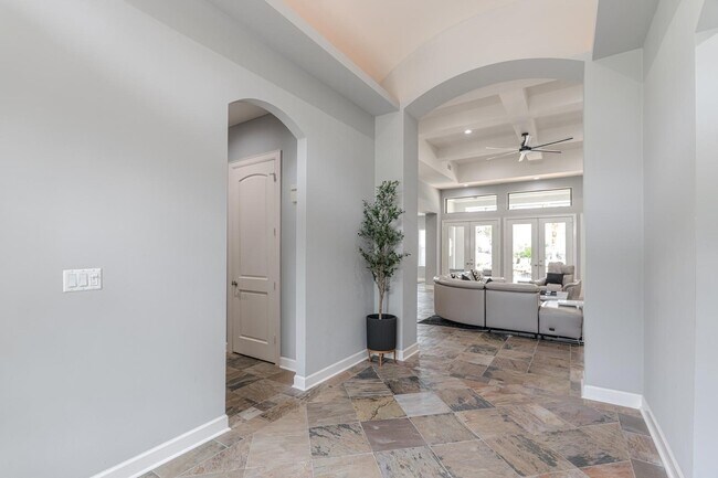 Foto del edificio - 6502 Sussex Ct