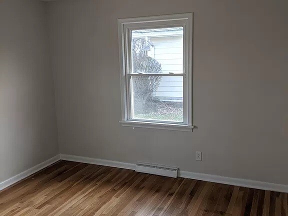 Dormitorio 3 - suelo de madera noble - 1806 Eastview Dr