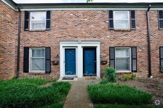 Building Photo - 5025 Hillsboro Dr