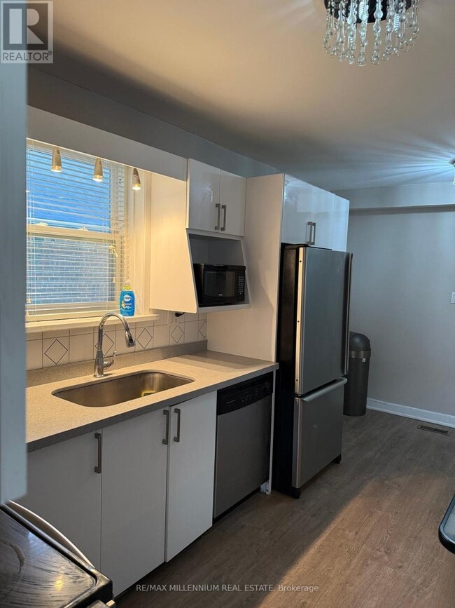 Building Photo - 19 Westchester Rd