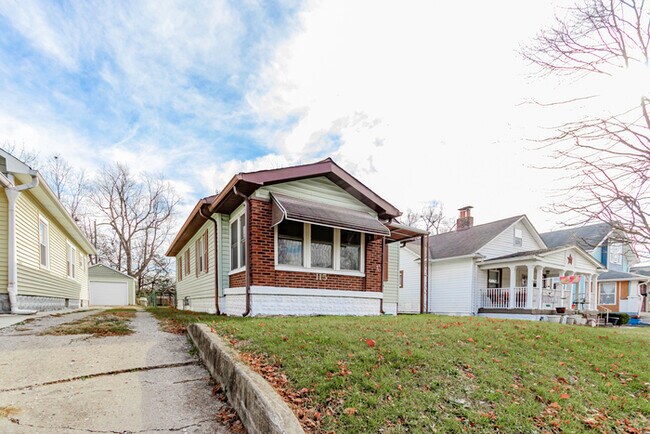 Building Photo - PICK YOUR GIFT OF $200 OFF YOUR FIRST FULL...