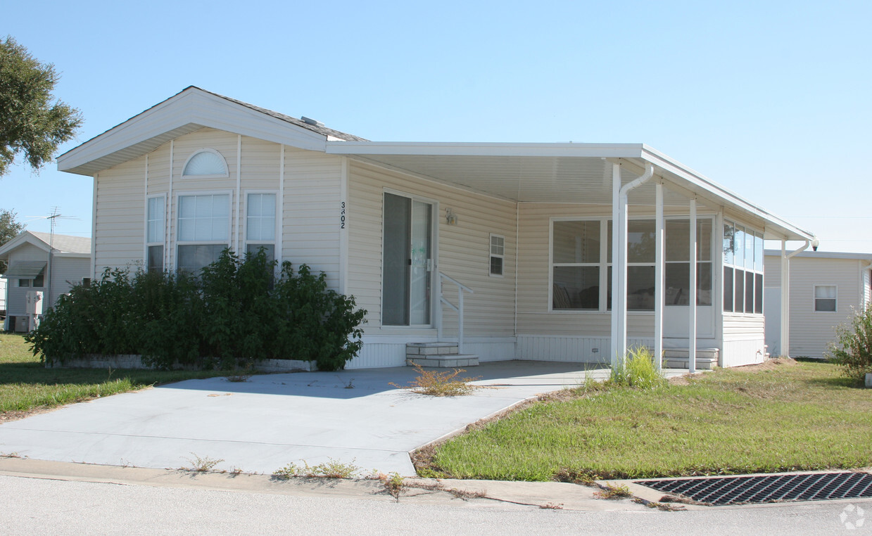 Primary Photo - Majestic Oaks Rv Resort