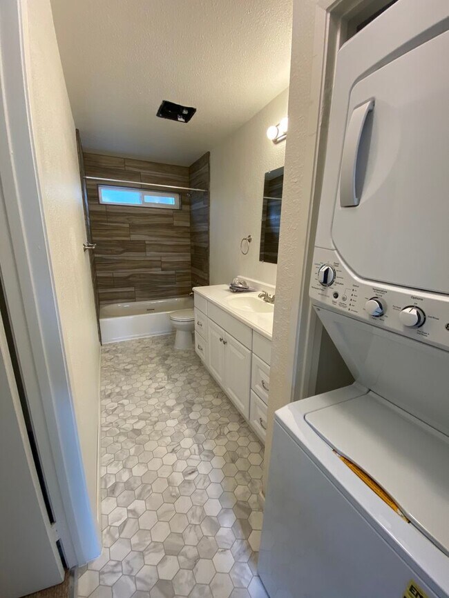 Foto del edificio - Townhome 2 Bed/1.5 Bath for Rent at Colony Park!