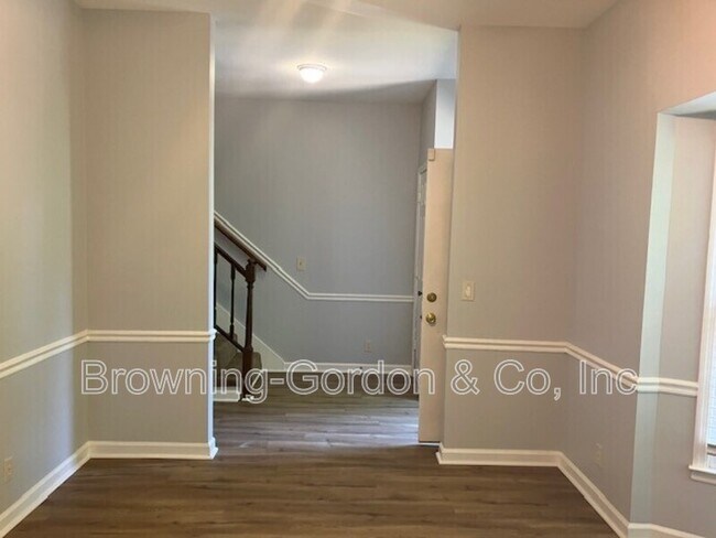 Building Photo - 1034 Pleasant View Dr