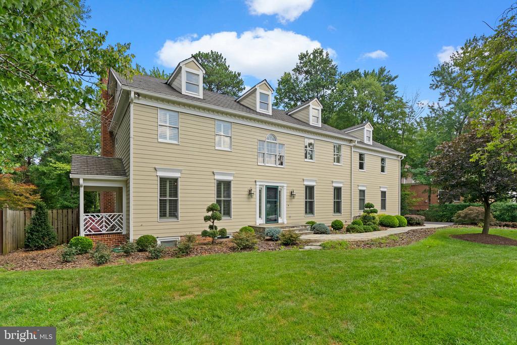 Foto principal - 1301 Daviswood Dr