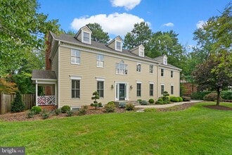 Building Photo - 1301 Daviswood Dr
