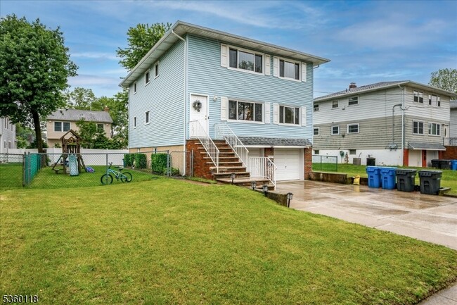 Building Photo - 18 Van Buren Ave