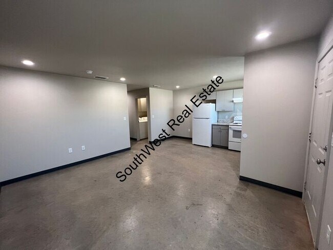 Foto del edificio - BRAND NEW 2 BED 2 BATH