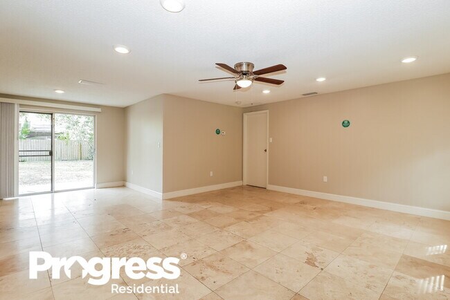 Building Photo - 4102 N Bay Hills Blvd