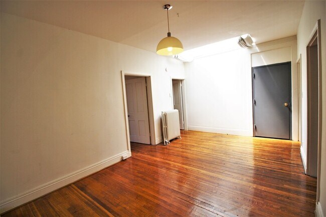 Foto del edificio - 22 E Mt Vernon Pl