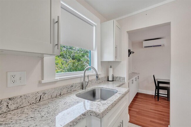 Foto del edificio - 639 SW 5th Ave