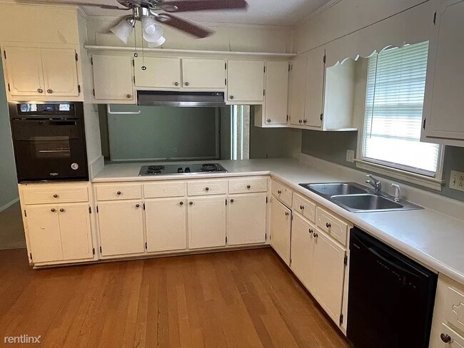 Building Photo - 3 br, 2 bath House - 2800 Walmar Pl