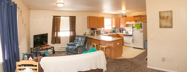 Building Photo - 925 Arnold St