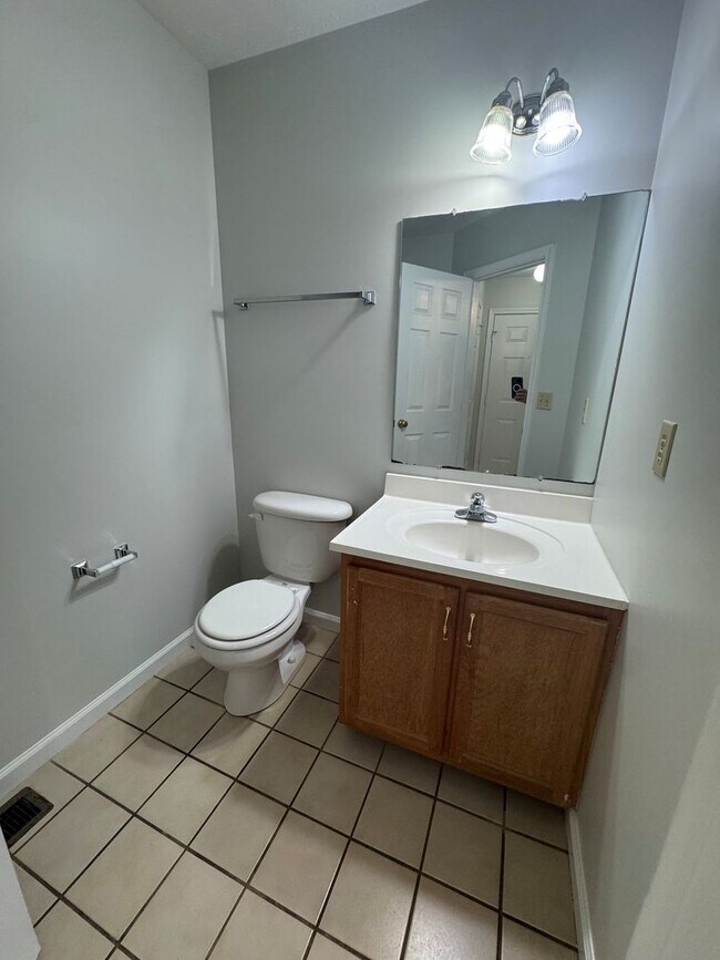 Building Photo - 1058 Oriole Ln