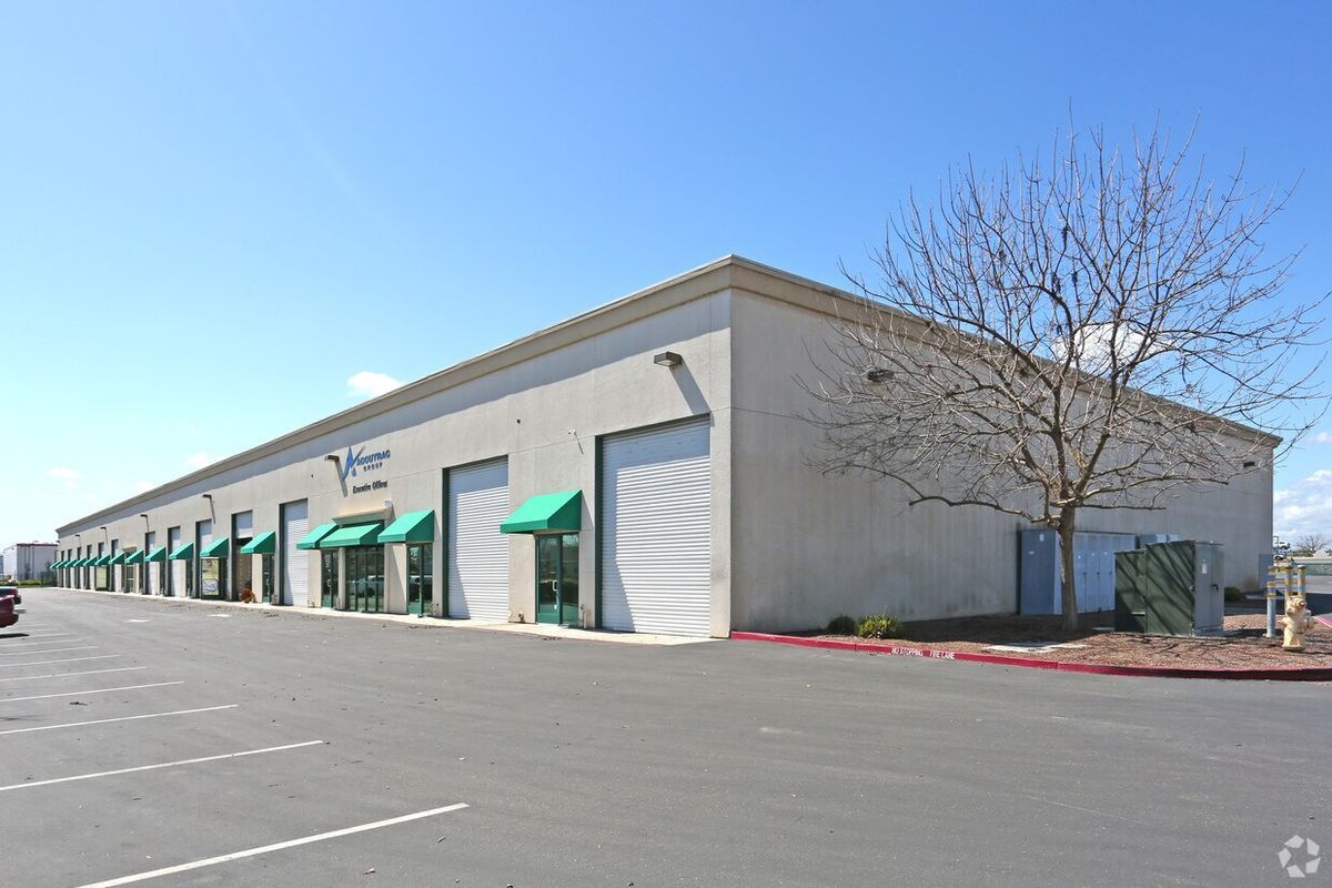 Primary Photo - 145 D'Arcy Pkwy