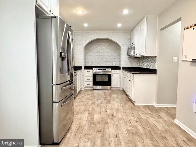 Building Photo - 15793 Moncure Dr