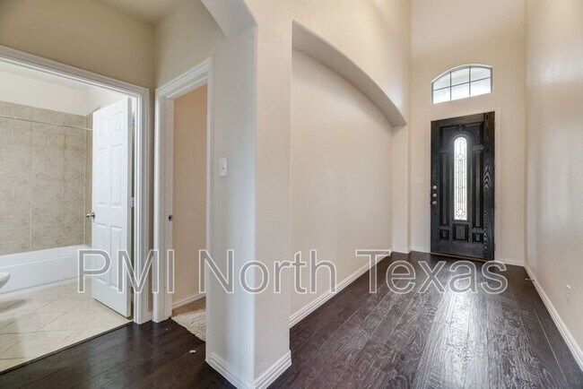 Building Photo - 415 San Marcos Dr