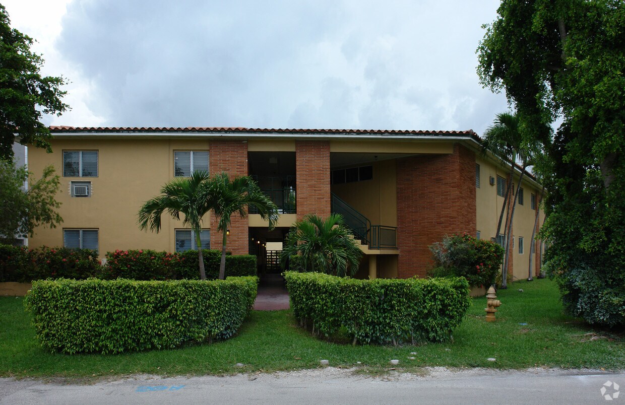 Foto del edificio - 1101 Madruga Ave