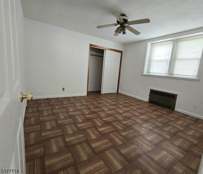 Building Photo - 305 Green Ave