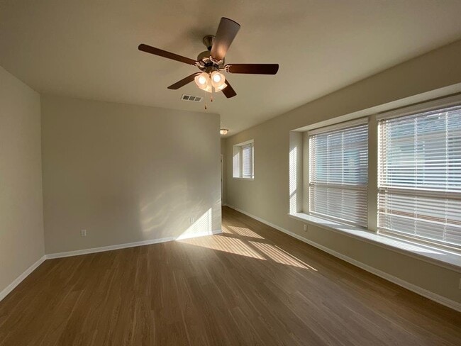 Building Photo - 8161 Daisy Cutter Crossing, Georgetown, TX...