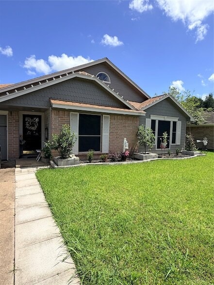 Foto del edificio - 8602 Lazy Brook Ln