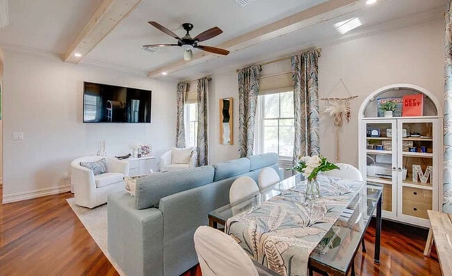 Foto del edificio - 120 Angela St