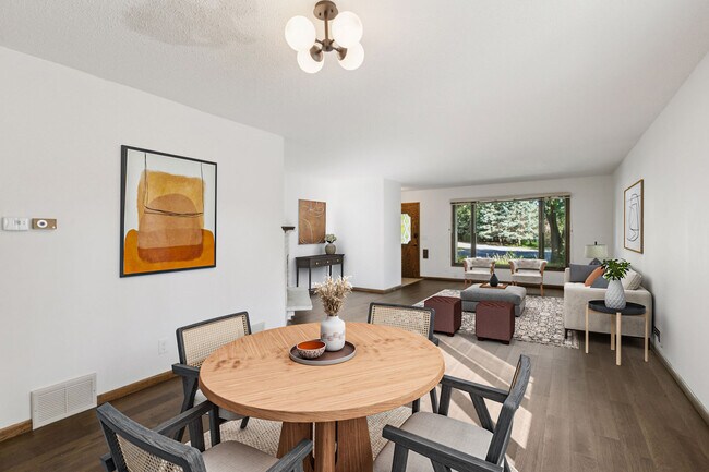 Foto del edificio - 7207 Heatherton Cir