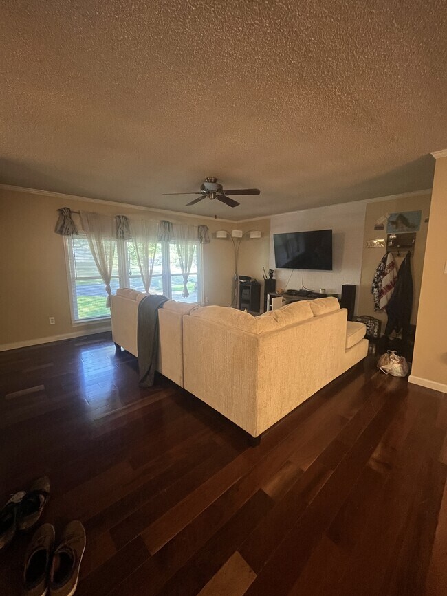 Building Photo - 1317 Drexel Cir