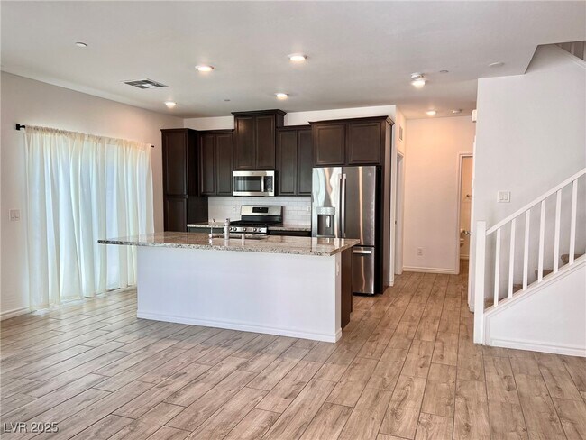 Foto del edificio - 7346 N Decatur Blvd