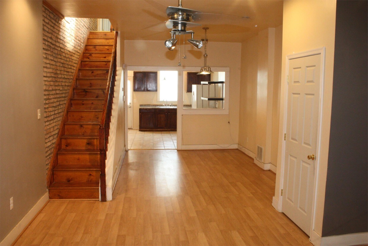 Primary Photo - 135 S Loudon Ave
