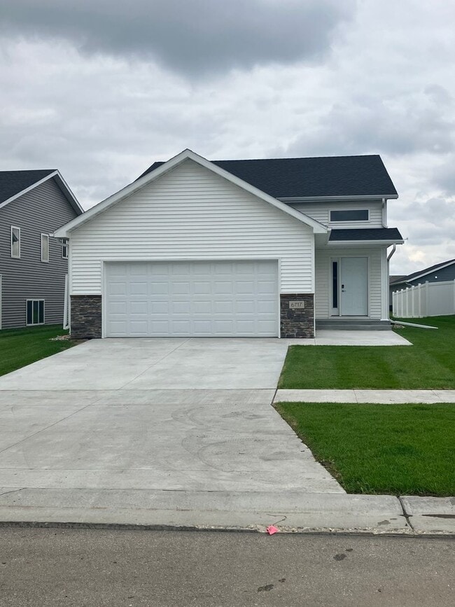 Building Photo - Brand New 4-Bedroom, 3-Bath Home in Horace...