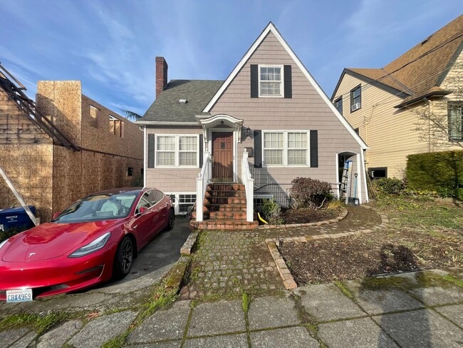 Photo - Lower Level to Charming 2 Bedroom Madison Valley!! Apartment