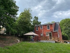 Building Photo - 12 Riverview Dr