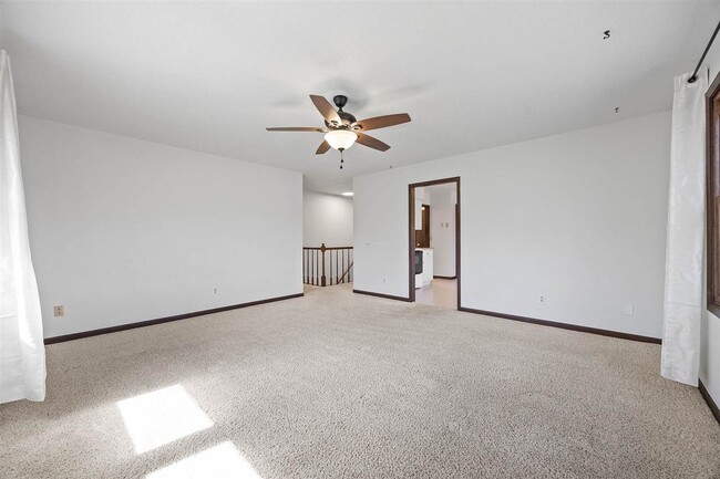 Building Photo - 1564 Prairie du Chien Rd