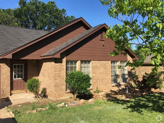 Building Photo - 5418 Lansingford Trail