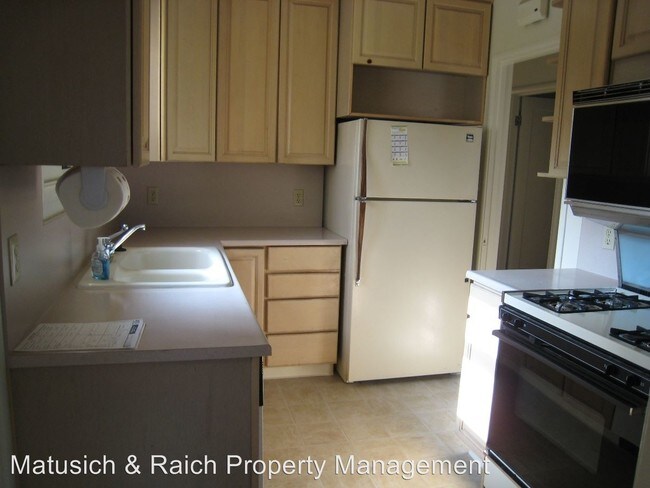 Building Photo - 1586 Willowbrae Ave