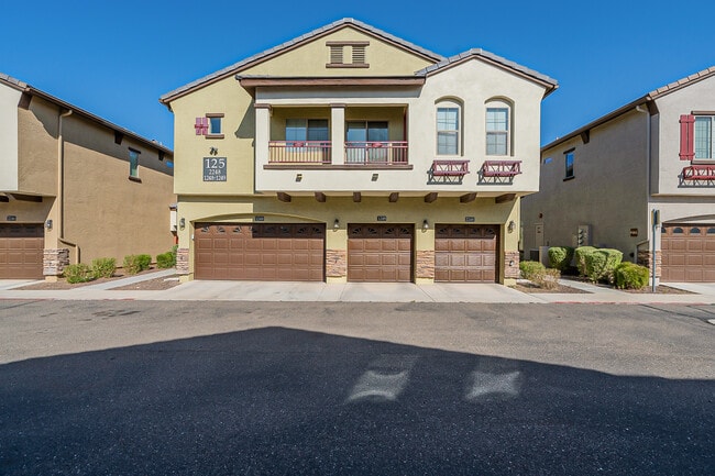Building Photo - 2725 E Mine Creek Rd