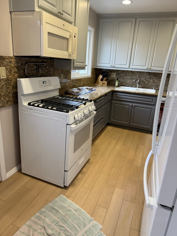 Foto del edificio - 6261 E El Paseo St