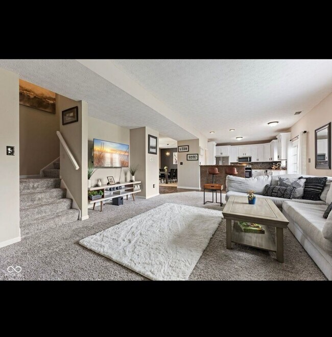 Building Photo - Spacious 4BR House in Indianapolis w/ sepa...